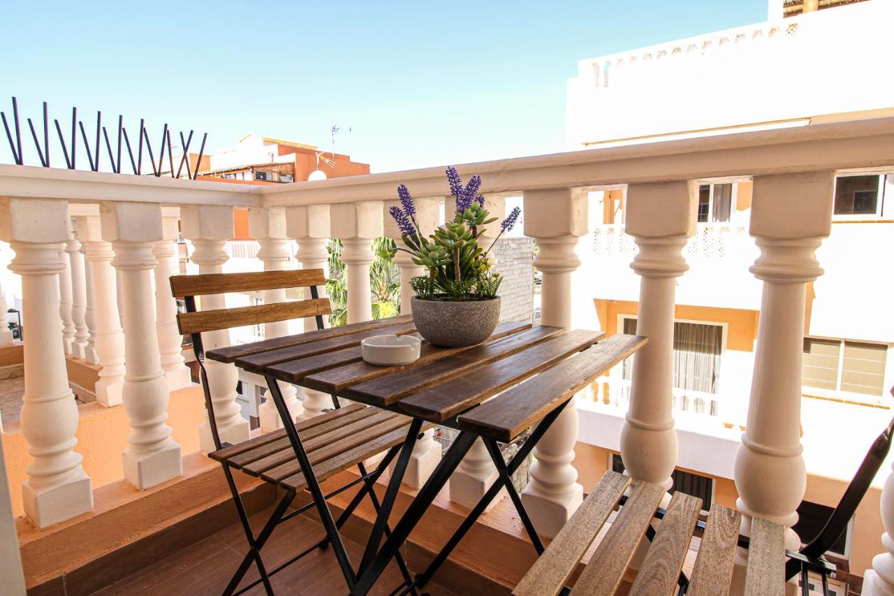 Beautiful Renovated Apartment With Air Conditioning Just Steps From The Sea In Playa San Juan Exterior photo
