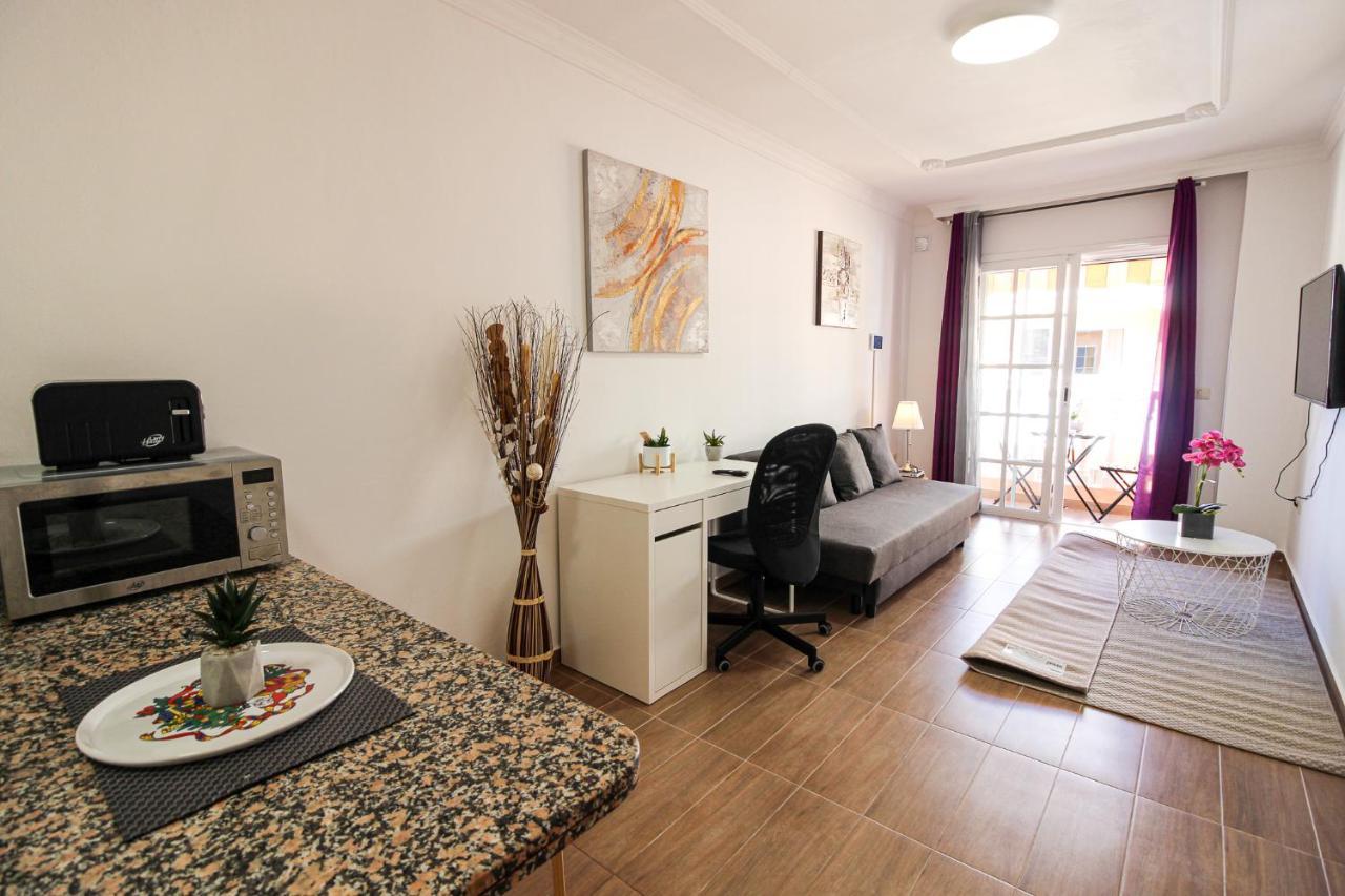 Beautiful Renovated Apartment With Air Conditioning Just Steps From The Sea In Playa San Juan Exterior photo
